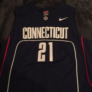 UConn basketball jersey